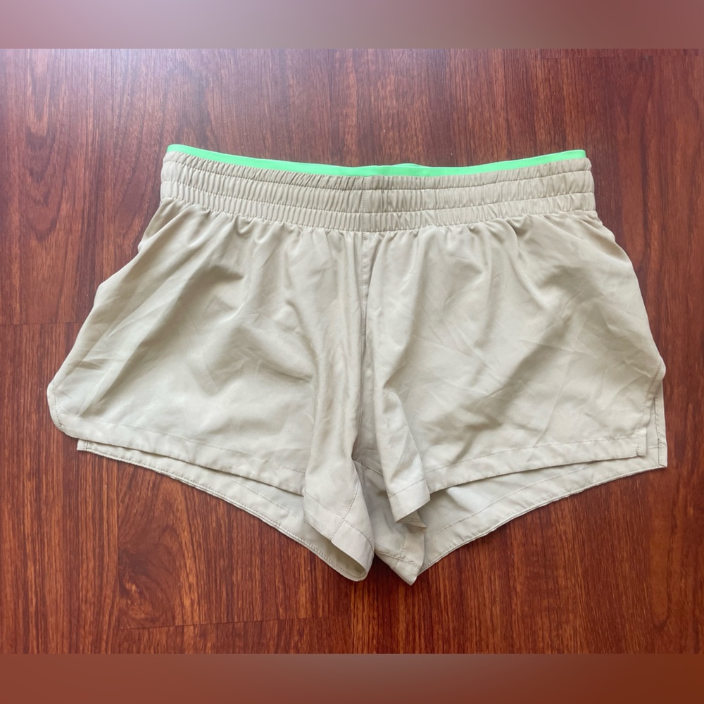 Fabletics Breathe Mid-Rise Run Short - only worn once!